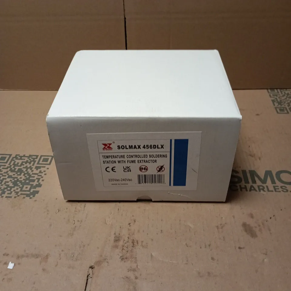 XYTRONIC SOLMAX 456DLX TEMPERATURE CONTROLLED SOLDERING STATION WITH FUME EXTRACTOR
