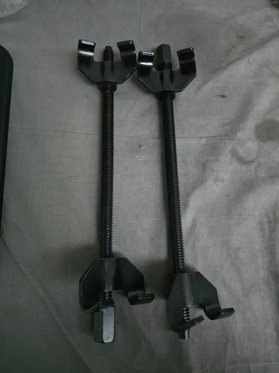 Lot 1142: PAIR OF BLACK ADJUSTABLE SCREW CLAMPS WITH LONG THREADED RODS ...