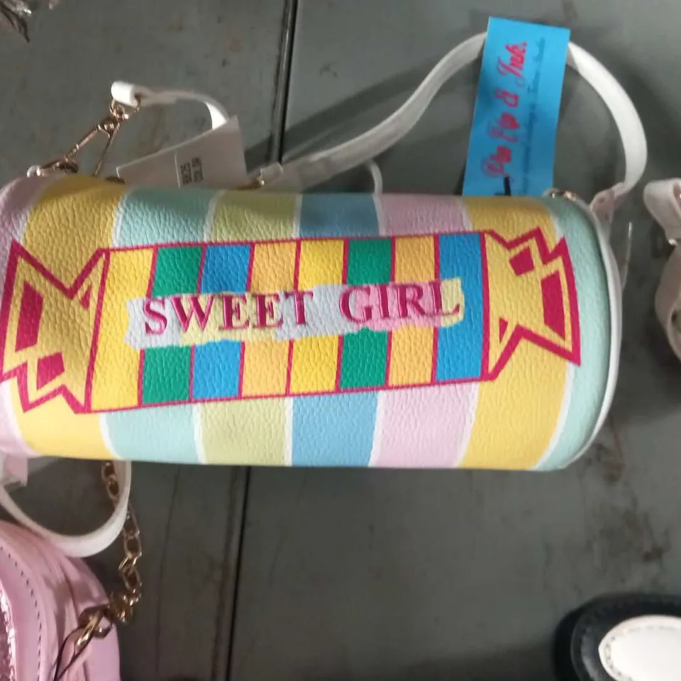 5 ASSORTED PIN UP AND INK HANDBAGS