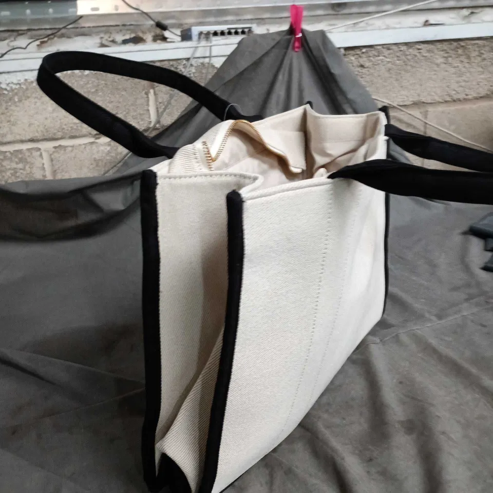 CREAM CANVAS TOTE BAG WITH BLACK HANDLES QUADRA BRAND
