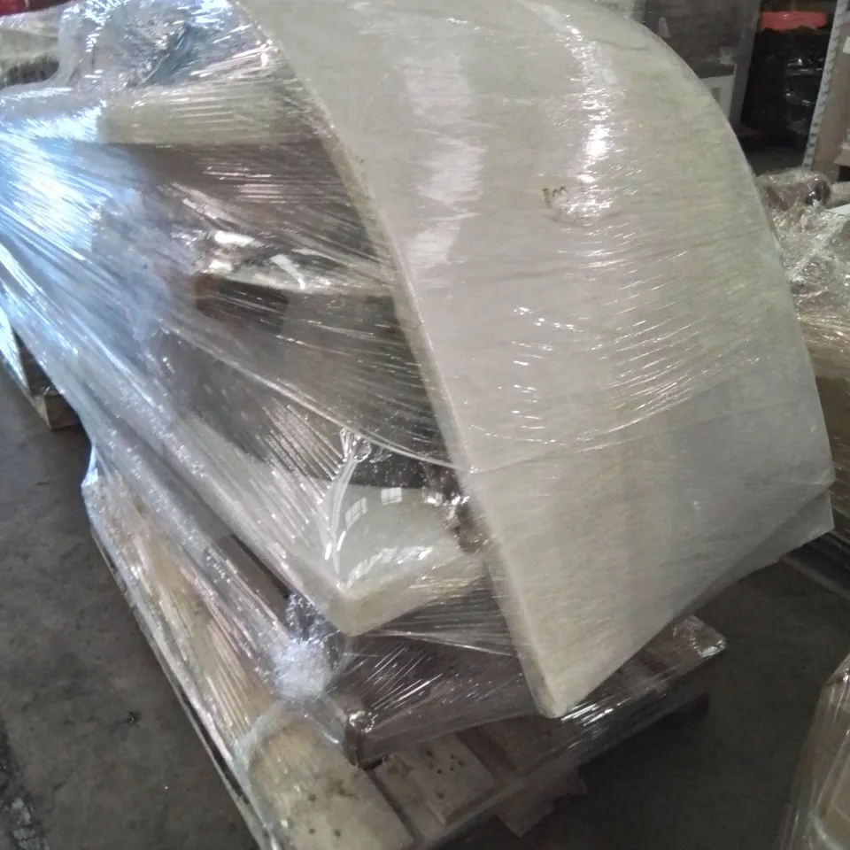 PALLET OF APPROXIMATELY FOUR ASSORTED BATHS & SIDE PANELS