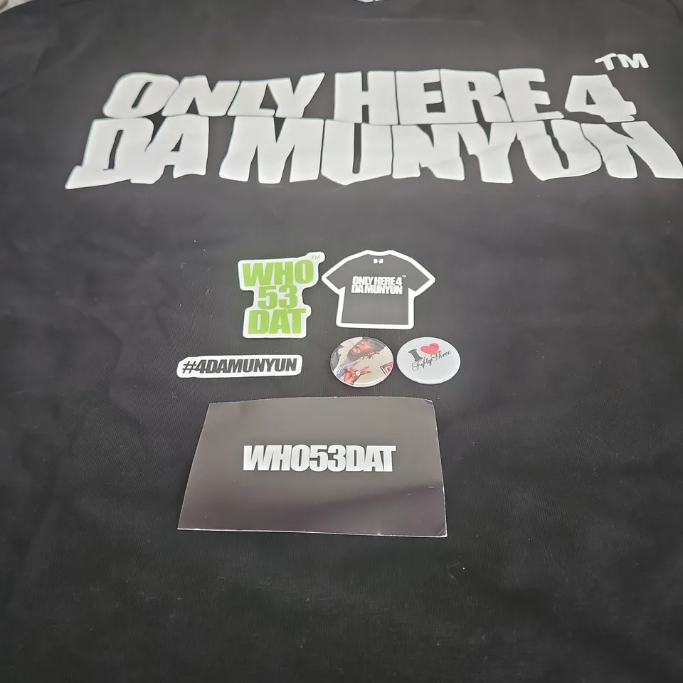 WHO53DAT "ONLY HERE 4 DA MUNYUN" BLACK T SHIRT XL WITH ADDITIONAL STICKERS AND BADGES