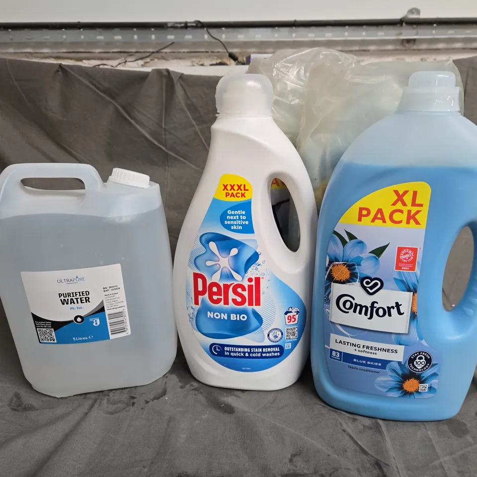 APPROXIMATELY 3 ASSORTED CLEANING PRODUCTS TO INCLUDE - ULTRAPURE PURIFIED WATR - PERSIL LAUNDRY DETERGENT - COMFORT FABRIC CONDITIONER - COLLECTION ONLY