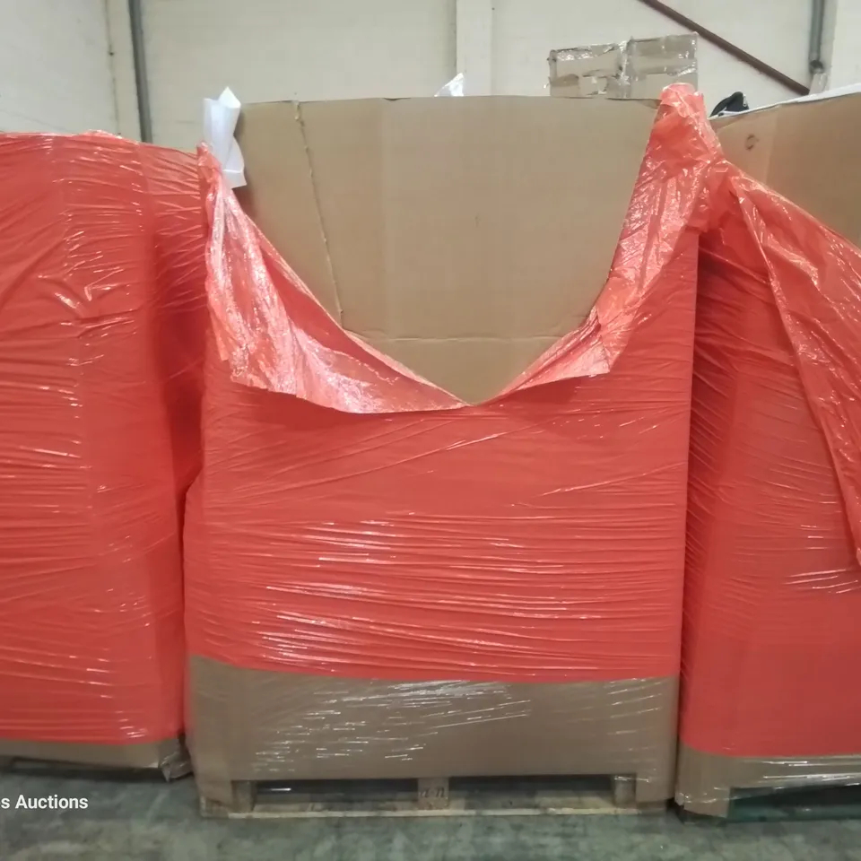 PALLET OF ASSORTED ITEMS INCLUDING: OFFICE CHAIR, 3.8M ALUMINIUM LADDER, WASHING MACHINE RACK, CHILDREN'S TRICYCLE, DECORATIVE PILLOW