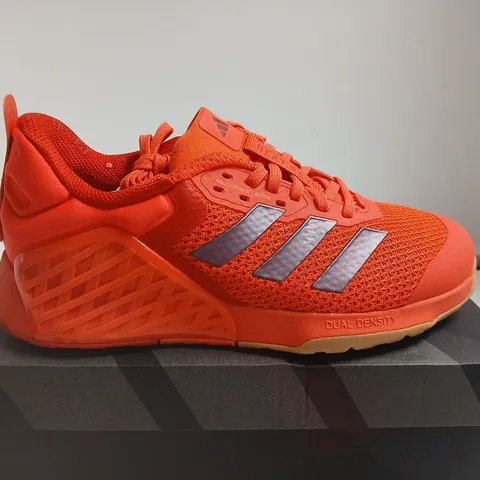 BOXED PAIR OF ADIDAS DROPSET 3 TRAINER W β UK 6