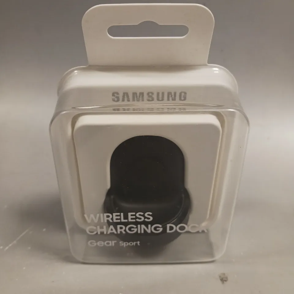 BOXED SAMSUNG GEAR SPORT WIRELESS CHARGING DOCK 