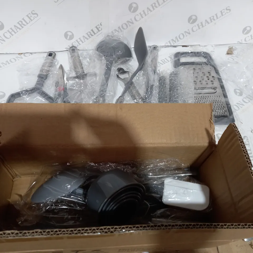 BOXED 26PC NYLON GREY KITCHEN UTENSILS SET 