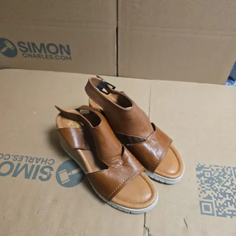 MODA IN PELLE PEYTEN TAN LEATHER WEDGE SANDALS – UK 6 (EU 39) 