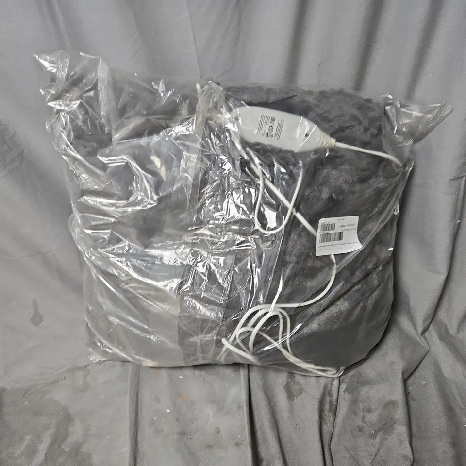 COZEE HOME FAMILY SIZED FAUX FUR & VELVETSOFT HEATED THROW