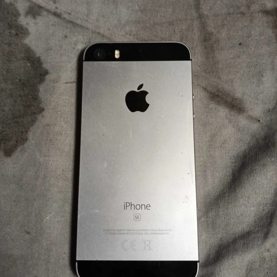 APPLE IPHONE SE (1ST GEN) – SILVER