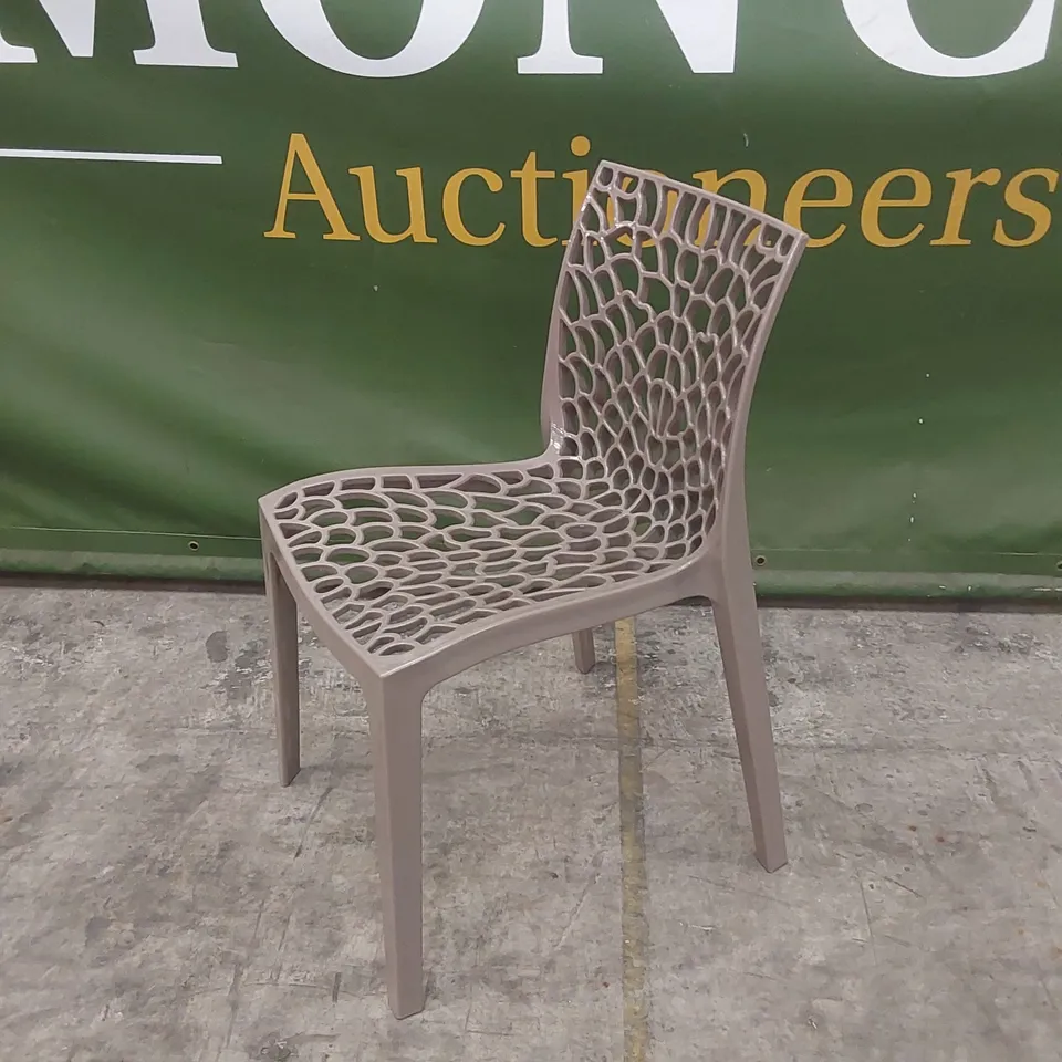 SET OF 5 BRAND NEW DESIGNER HARDENED PLASTIC GARDEN WEB CHAIRS 