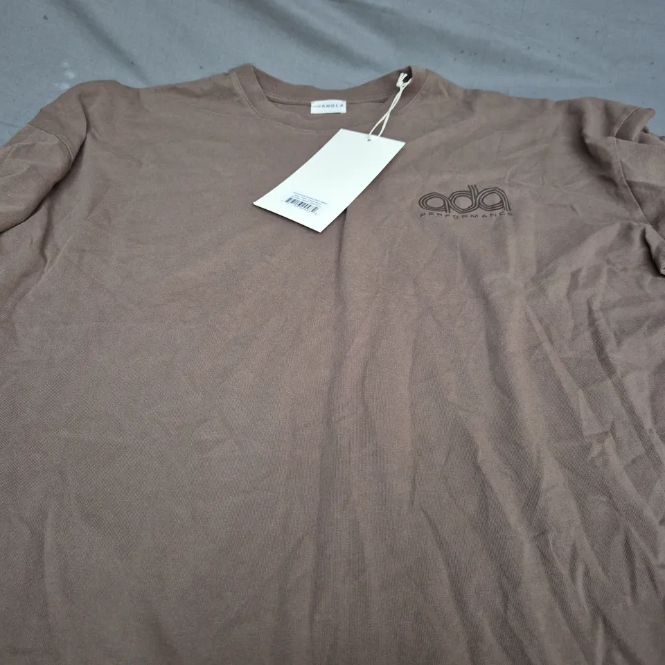 ADANOLA PERFORMANCE WASHED SHORT SLEEVE - BROWN - XL