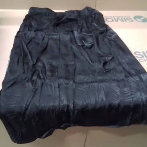 BOXED BRAND NEW APPROXIMATELY 45 JD WILLIAMS JACQUARD WRAP SKIRT BLACK SIZE 16