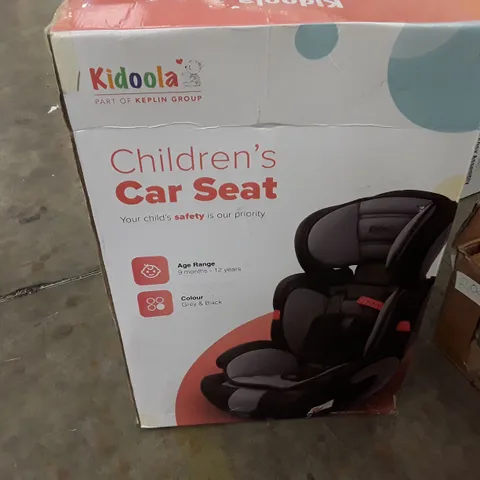 BOXED KEPLIN KIDOOLA CHILDREN'S CAR SEAT GREY AND BLACK COLOUR 