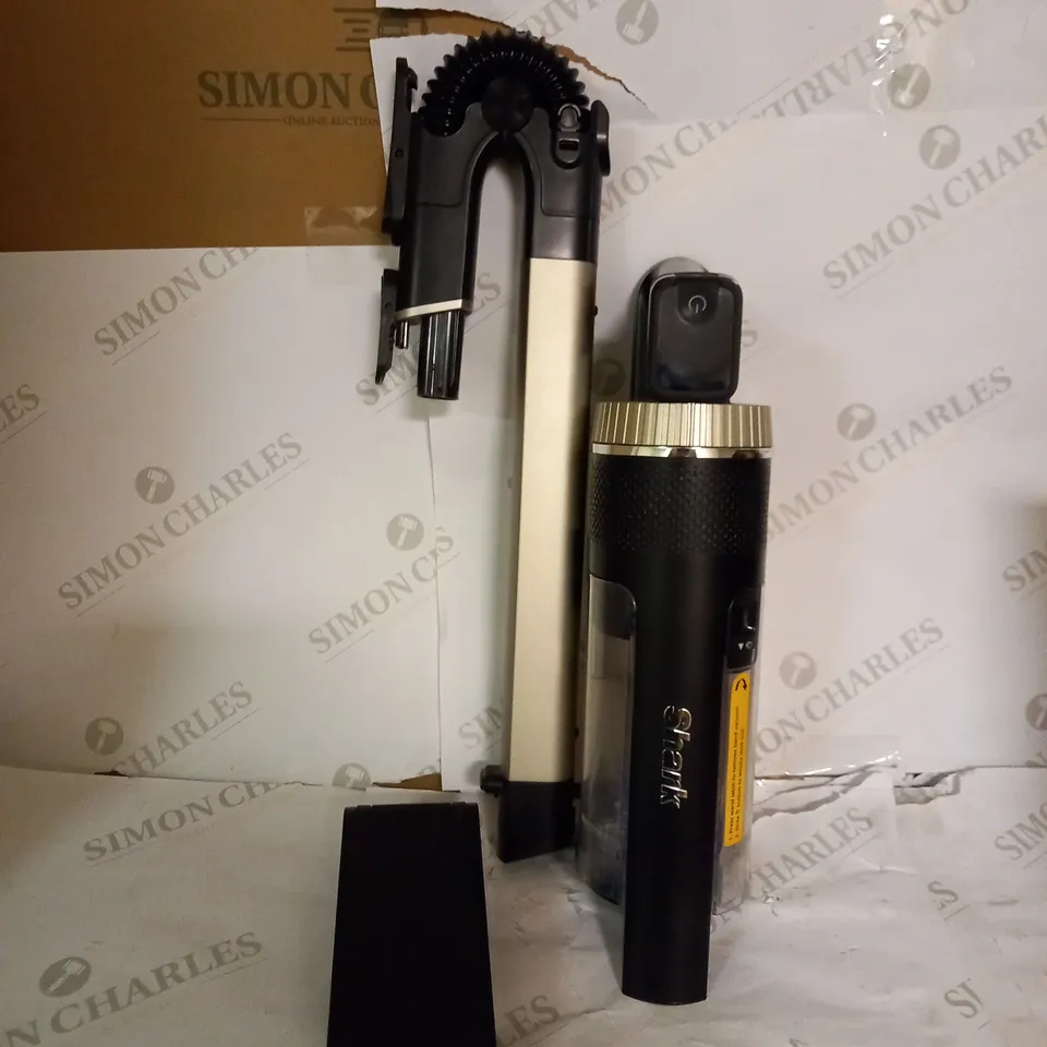 SHARK CORDLESS STICK VACUUM CLEANER PET PRO MODEL