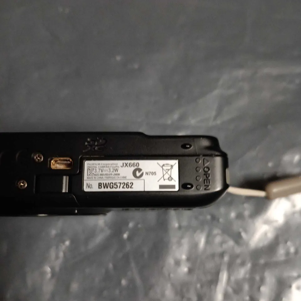 FUJIFILM JX660 16.0MP DIGITAL CAMERA