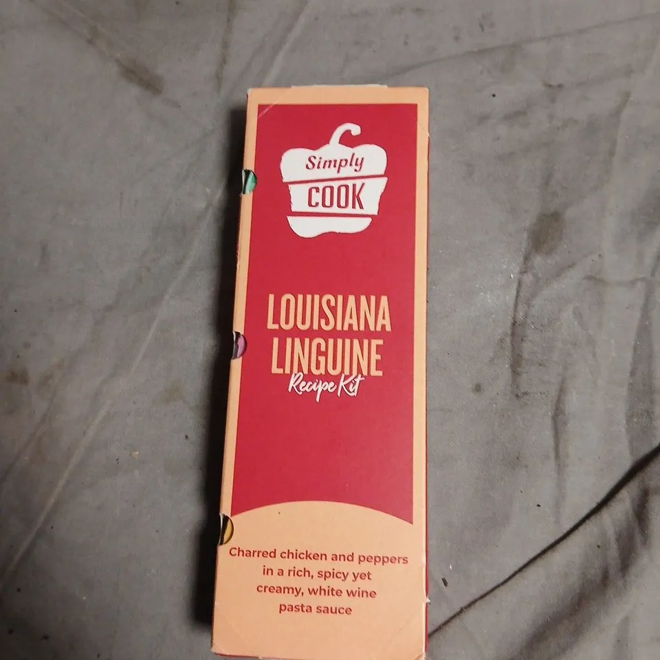 APPROXIMATELY 10 ASSORTED FOOD ITEMS INCLUDING EARL GREY LAVENDER TEA , VEGETABLE BIRYANI RICE AND LOUISANA LINGUINE RECIPE KIT