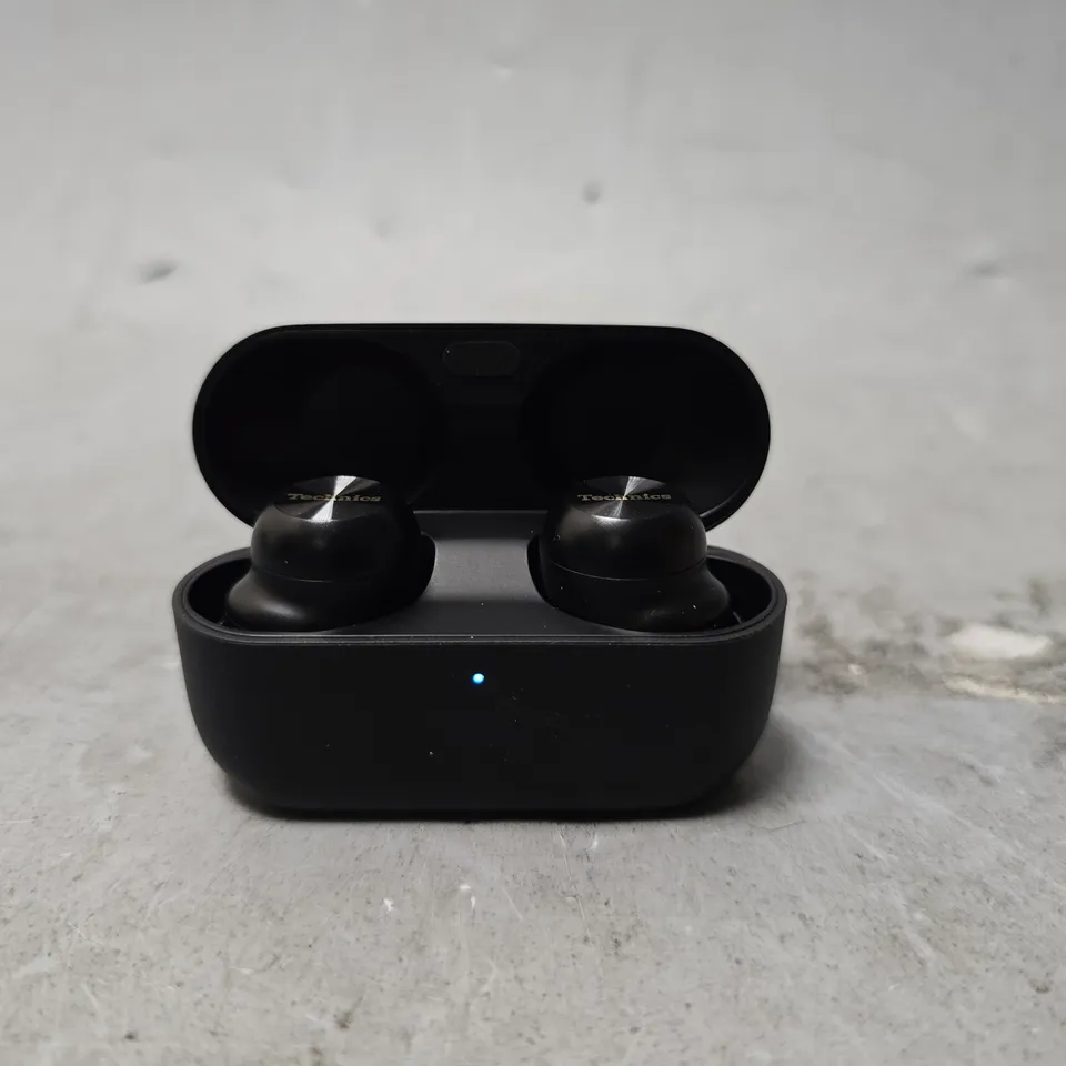 BOXED TECHNICS AZ100 EARPHONES 