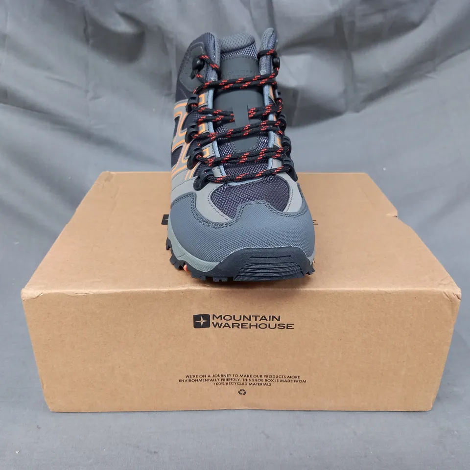 BOXED PAIR OF MOUNTAIN WAREHOUSE WALKING BOOTS IN GREY/ORANGE UK SIZE 5