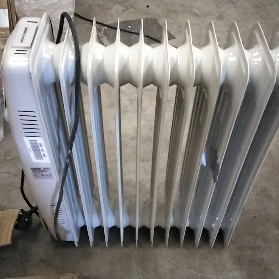 SEALEY 2500W 11 ELEMENT OIL-FILLED RADIATOR RD2500.VE