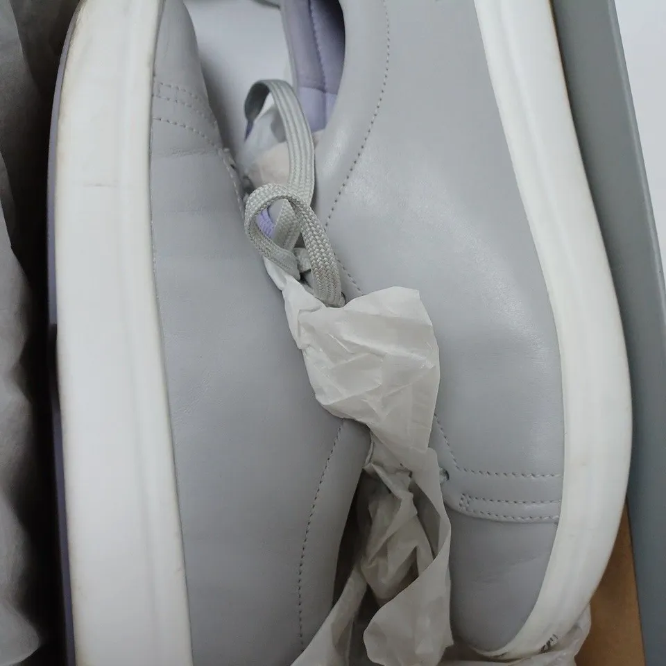 BOXED VIONIC AURA PARSLEY TRAINERS, LIGHT GREY - SIZE 6