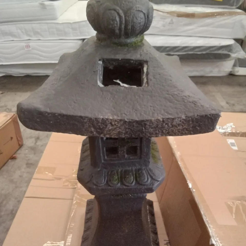 BOXED SOLAR PANELLED ZEN GARDEN PAGODA 
