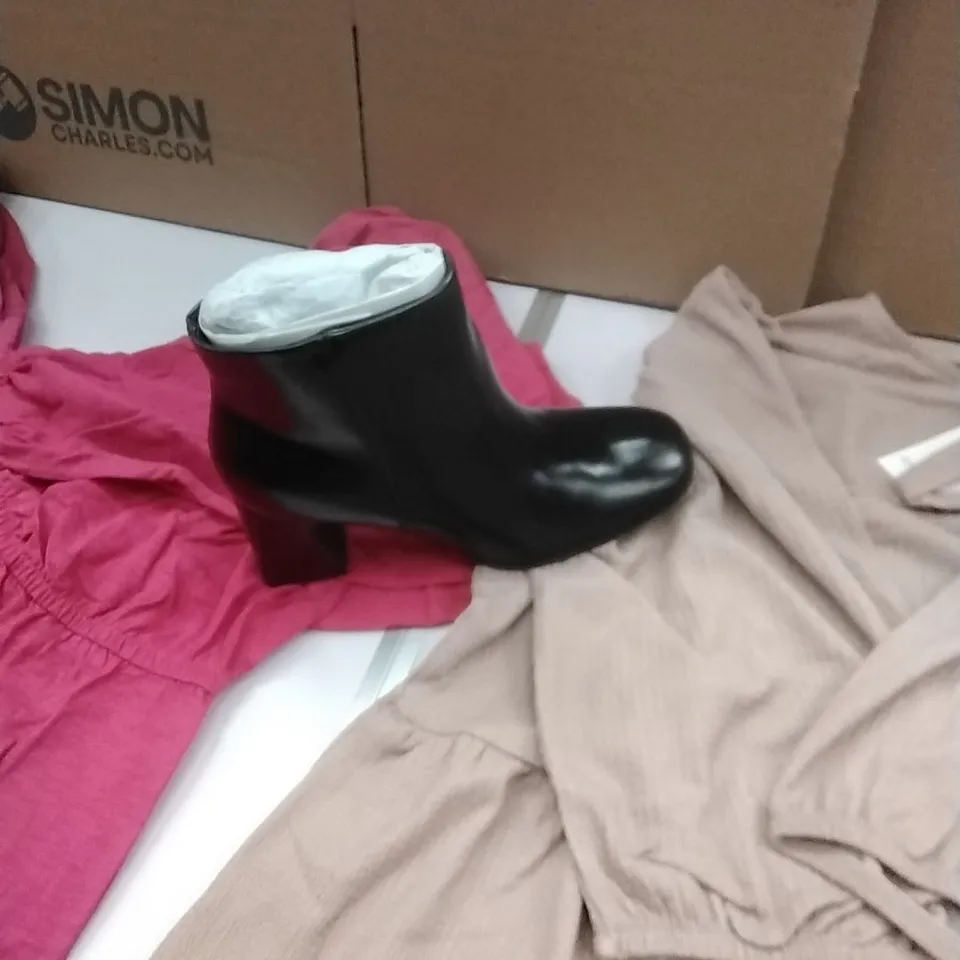 A PALLET TO CONTAIN APPROXIMATELY 100 BRAND NEW DESIGNER WOMEN'S CLOTHES WHICH INCLUDE; BOOTS, TOPS, LONG SLEEVE TOPS AND SIMILAR PRODUCTS ETC