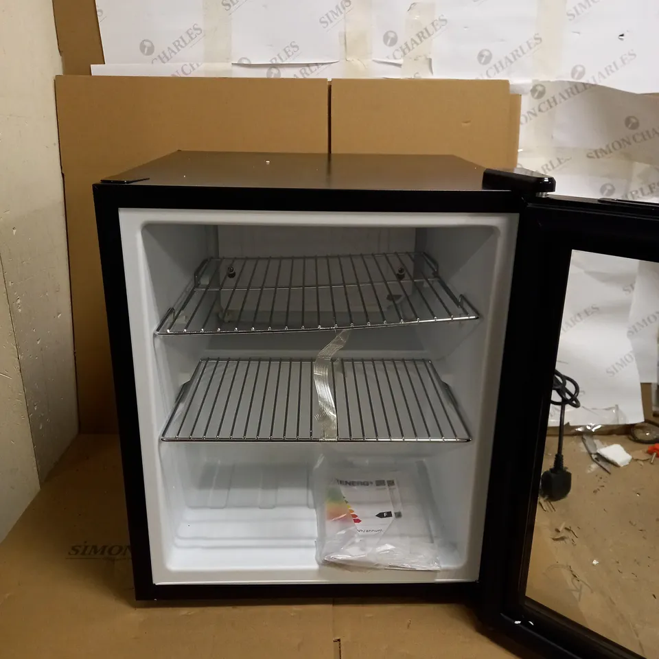 DRINKSTUFF FROSTBITE MINI FRIDGE - BLACK