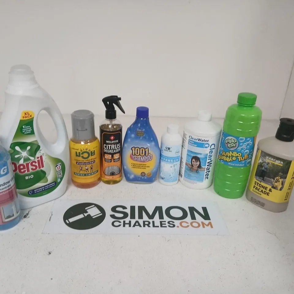 APPROXIMATELY 15 ASSORTED LIQUID BASED PRODUCTS TO INCLUDE; ASSORTED CLEANING PRODUCTS: PERSIL BIO, HG WINDOW CLEANER, CITRUS DEGREASER, 1001 SHAMPOO, CLEARWATER FOAM REMOVER, BUBBLE KIDZ JUMBO BUBBLE