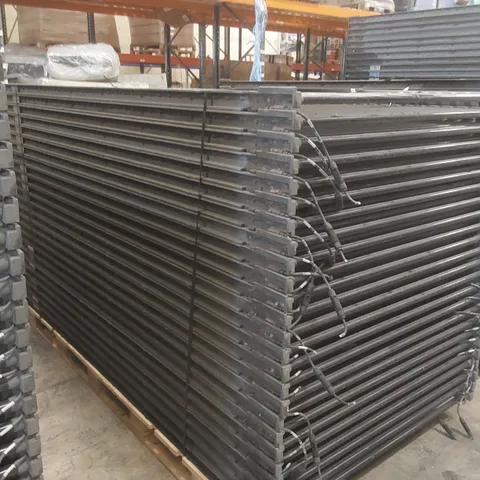 PALLET CONTAINING A VERY LARGE QUANTITY OF SOLYNDRA 200W SOLAR PANELS
