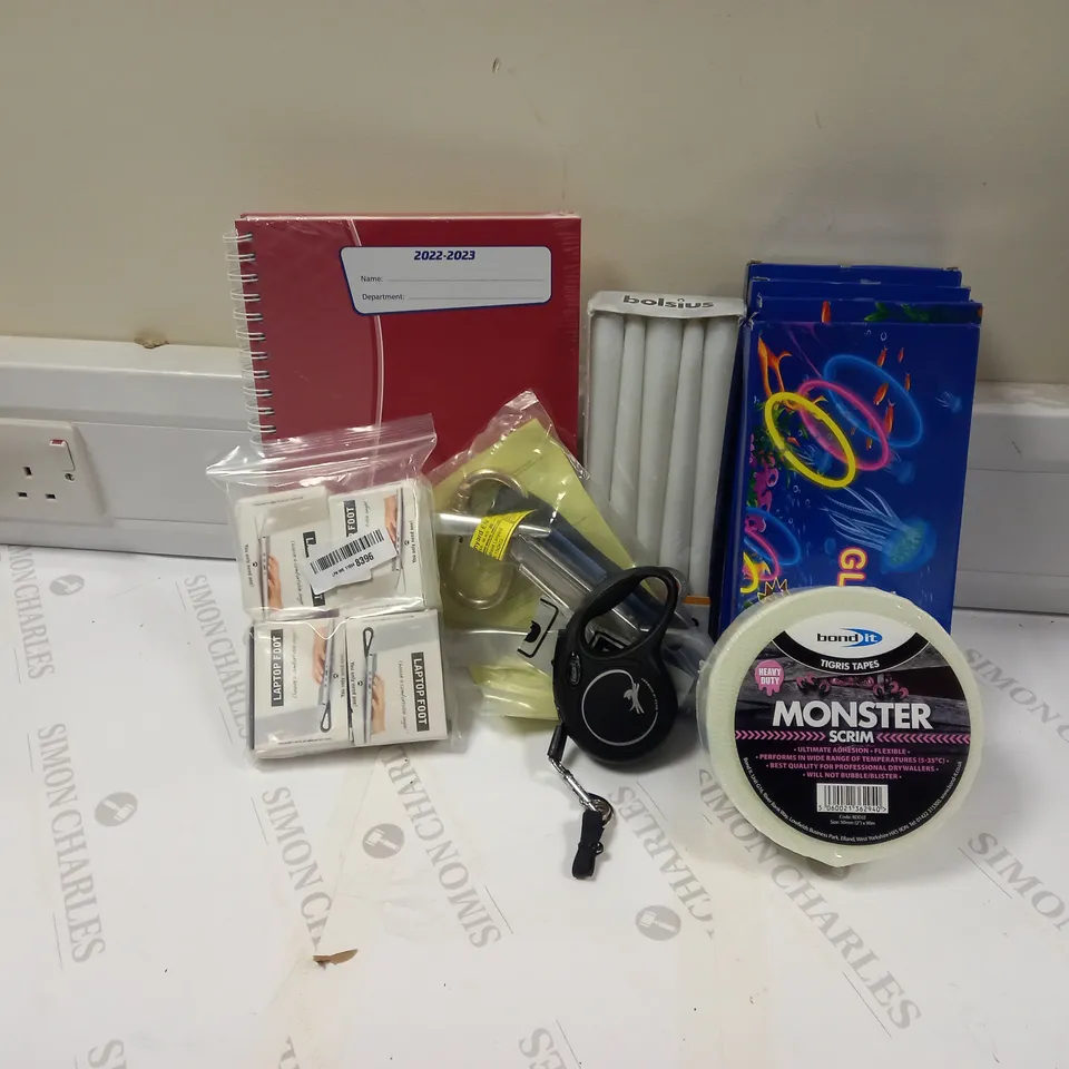 APPROX 30 ASSORTED HOSUEHOLD ITEMS TO INCLUDE GLOWSTICKS, MONSTER SCRIM TAPE AND TEACHERS PLANNER