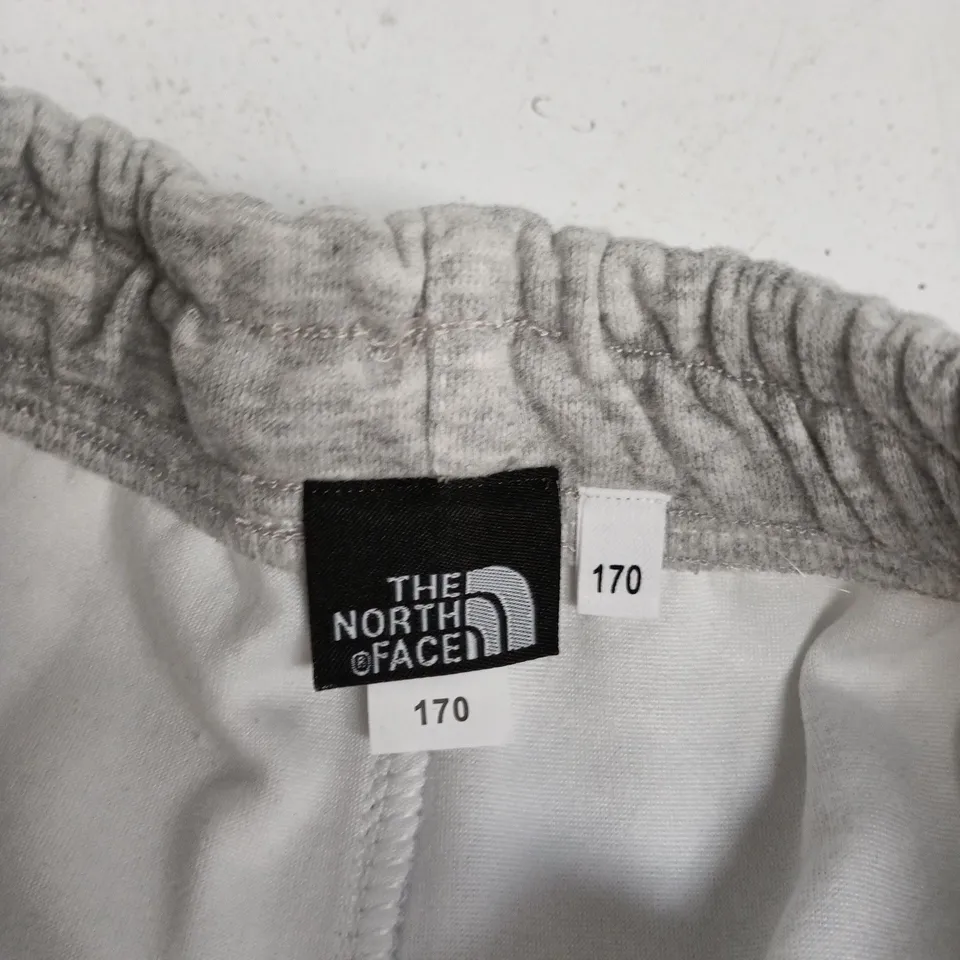 THE NORTH FACE SHORTS – GREY, SIZE 170