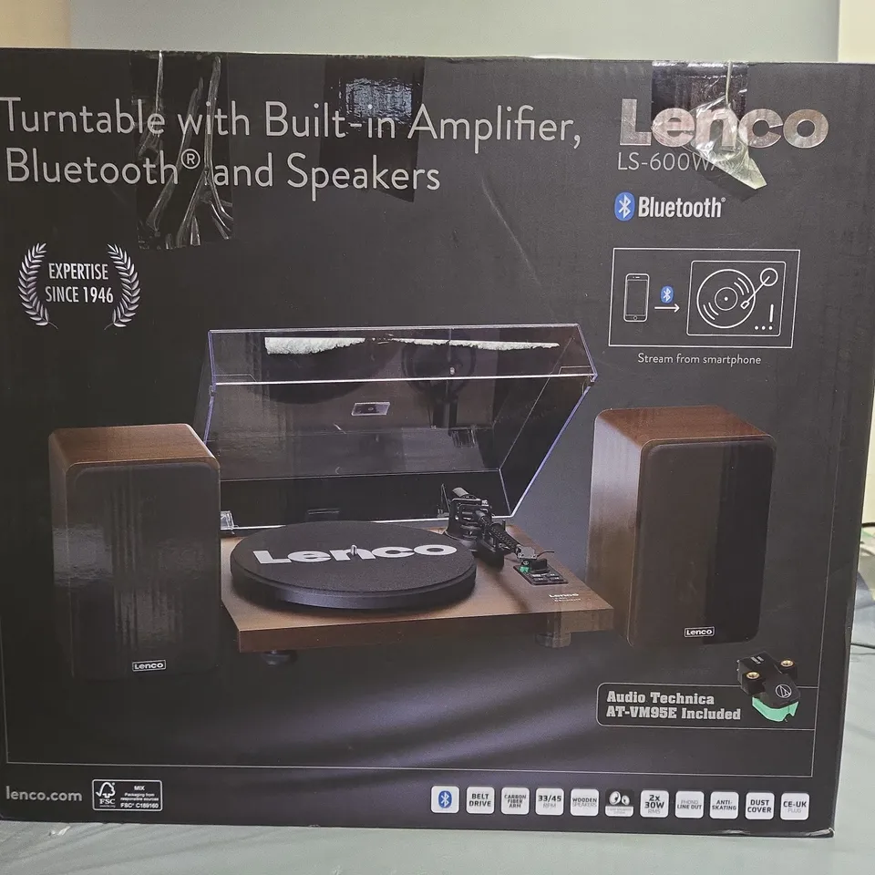 TURNTABLE WITH BUILT-IN AMPLIFIER, BLUETOOTH AND SPEAKERS