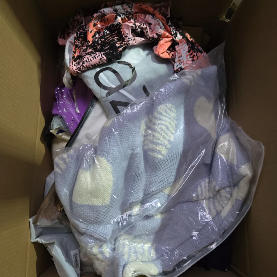 LARGE BOX OF ASSORTED CLOTHING ITEMS IN VARIOUS SIZES, STYLES AND COLOUR 