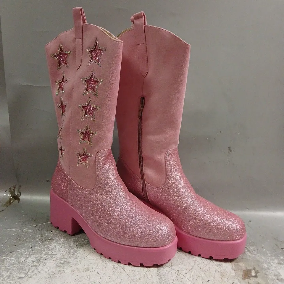 BOXED PAIR OF KOI PASTEL SUPERNOVA CHUNKY WESTERN BOOTS IN PINK SIZE UK 11