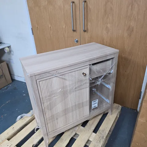 LINDLEY COMPACT SIDEBOARD - OAK