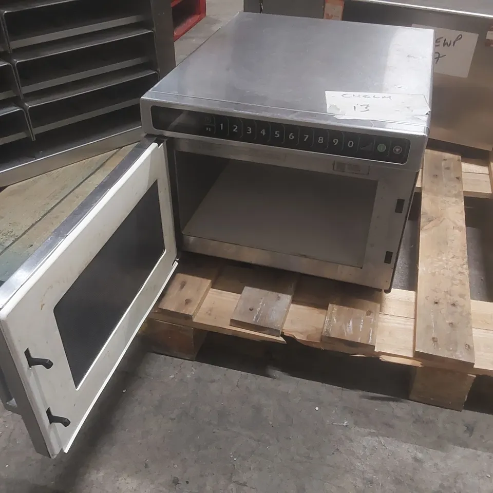 MENUMASTER DEC14E2 PROGRAMMABLE 17 LITRE 1400W COMMERCIAL MICROWAVE OVEN