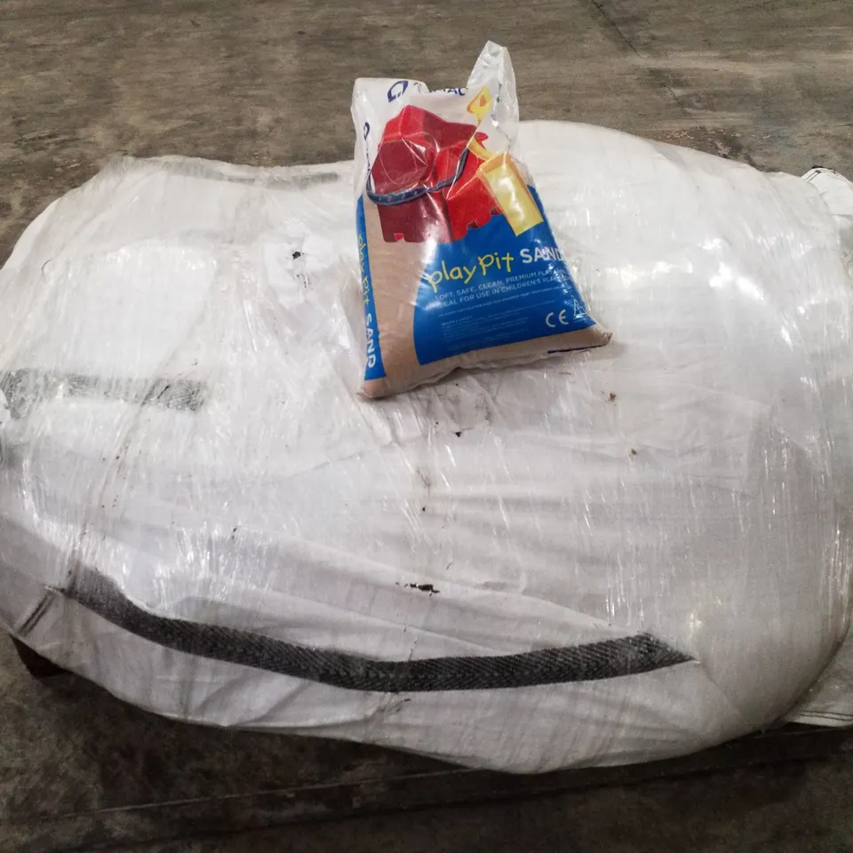 PALLET CONTAINING BAGS OF PLAY SAND 