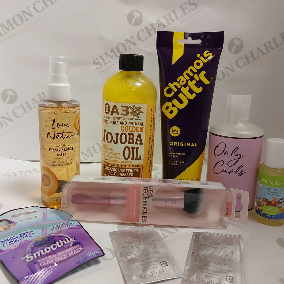 BOX OF APPROX 20 COSMETIC ITEMS TO INCLUDE ONLY CURLS ALL CURL CLEANSER, LOVE NATURE FRAGRANCE MIST, CHAMOIS BUTT`R ANTI-CHAFE CREAM