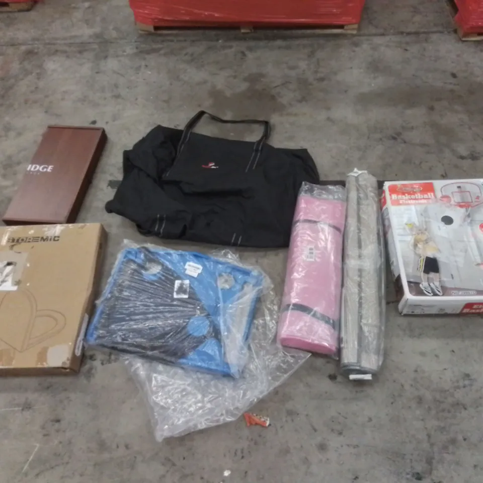 PALLET CONTAINING ASSORTED HOUSEHOLD & HOME IMPROVEMENT PRODUCTS. INCLUDES BAGS, TOILET SEAT, RUGS, EXCERCISE MAT ETC 