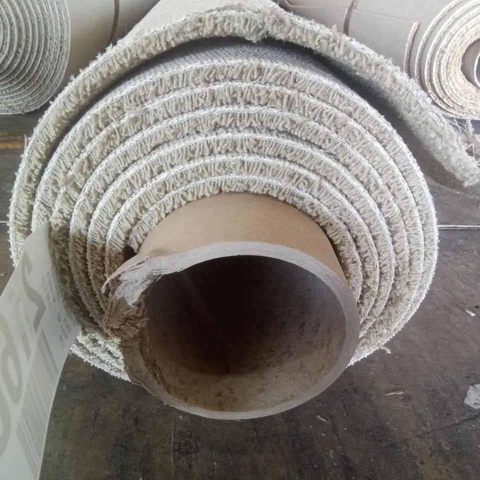 ROLL OF QUALITY F/WORCS FRANCHE FENNEL ROOM SIZED CARPET 3.80 X 5M