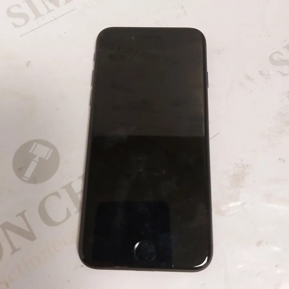 APPLE IPHONE 7 (A1778)