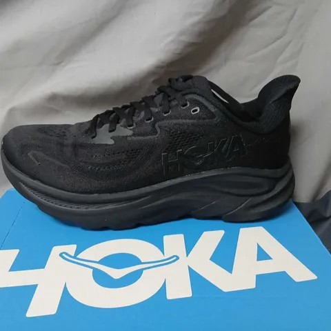 HOKA CLIFTON 10 – MEN'S RUNNING SHOES, BLACK, UK 8