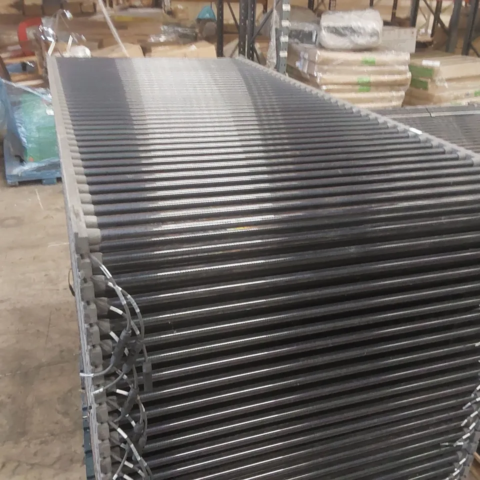 PALLET CONTAINING A VERY LARGE QUANTITY OF SOLYNDRA 200W SOLAR PANELS