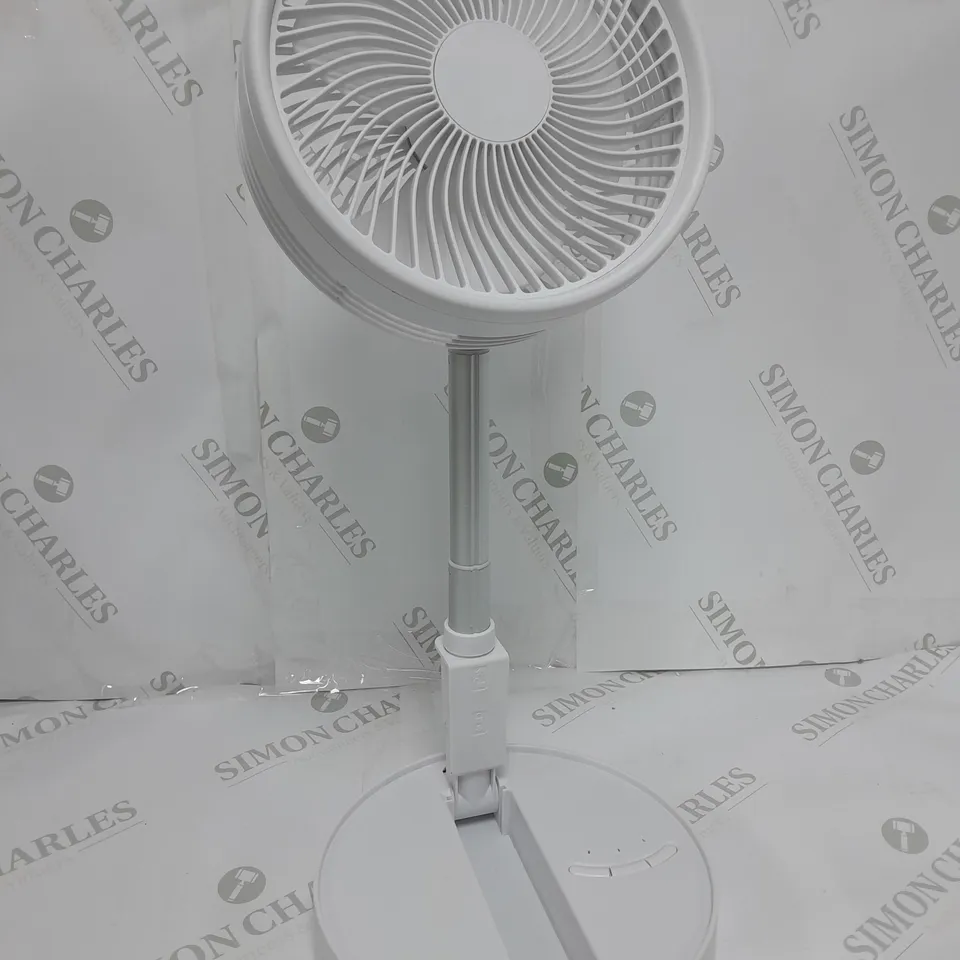 BOXED BELL & HOWELL RECHARGEABLE EXTENDABLE DESK & FLOOR FAN, WHITE