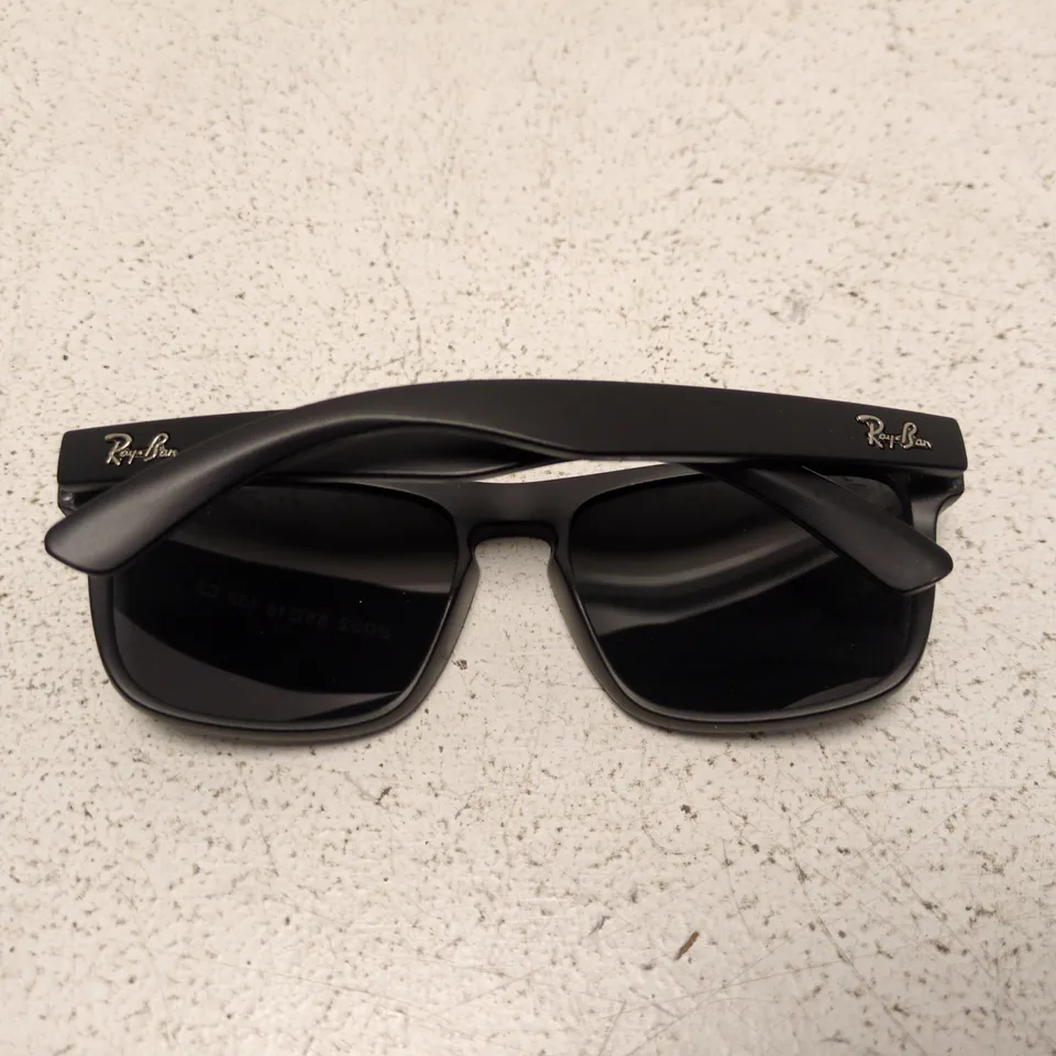 RAY-BAN SUNGLASSES