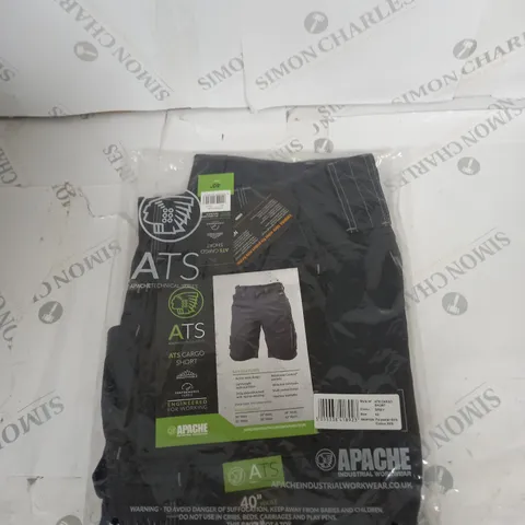 BAGGED APACHE CARGO WORK SHORTS SIZE 40