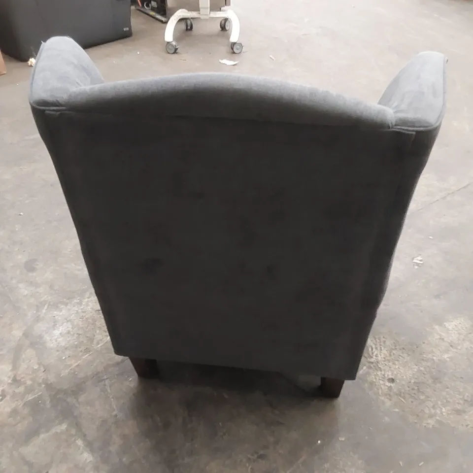 DESIGNER SMALL GREY FABRIC UPHOLSTERED ARMCHAIR