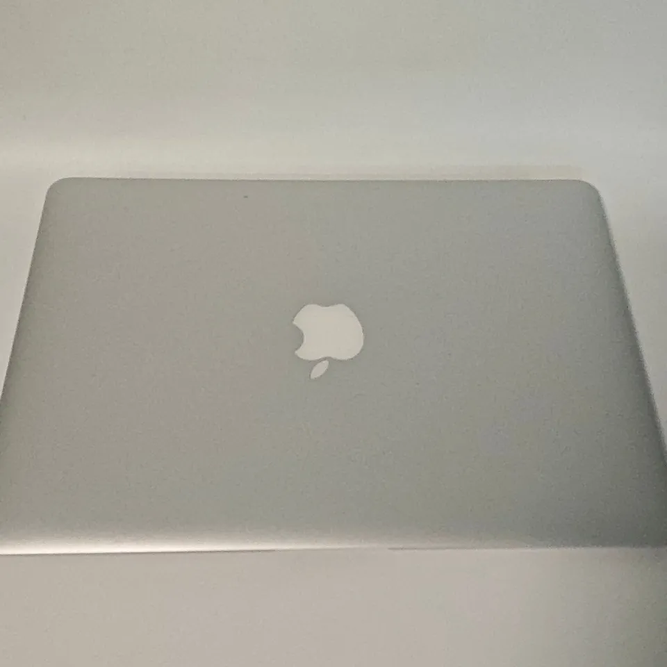 UNBOXED APPLE MACBOOK AIR I-5 8GB/128GB IN SILVER - A1466