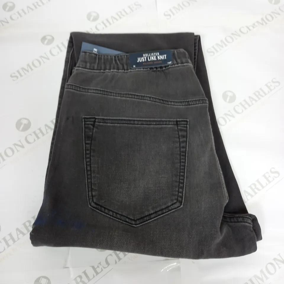 HOLLISTER JUST LIKE KNIT RELAXED JOGGERS IN GREY - M